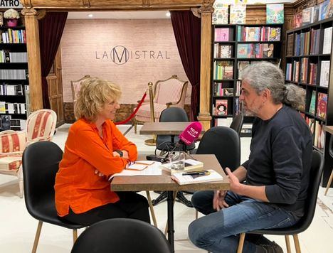 «Las palabras se suelen dejar hacer, son amistosas como amantes dóciles, aunque a veces se confabulan y van en tu contra»