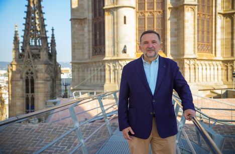 «Mi novela, descubre un cadáver durante las reformas, símbolo de las capas ocultas de la ciudad»