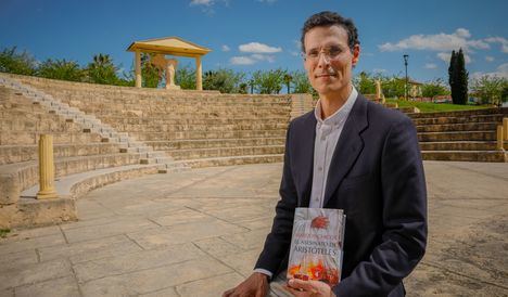«Marcos Chicot cierra su trilogía histórica matando a Aristóteles... para resucitar sus ideas»